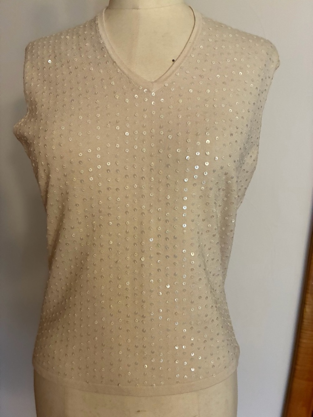Sequin Embellished Cream V-Neck Sleeveless Top